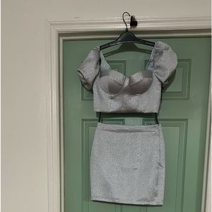 Haute Monde 2 pieces crop top and skirt